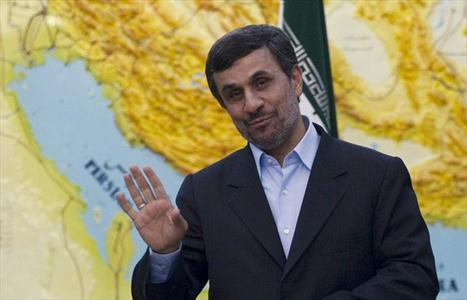 احمدی‌نژاد هدایای خود و جواهرات همسرش را فروخت