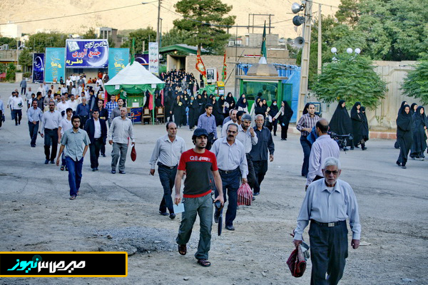 گزارش تصویری / اقامه نماز عید فطر در خرم آباد