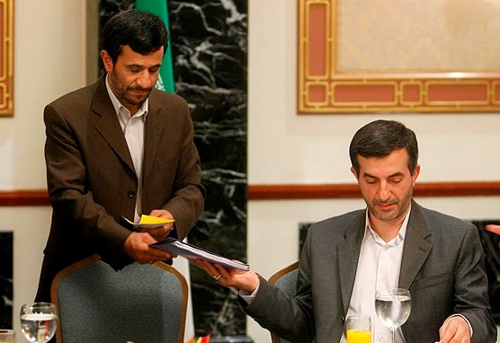 متن کامل حکم جدید احمدی‌نژاد برای مشایی