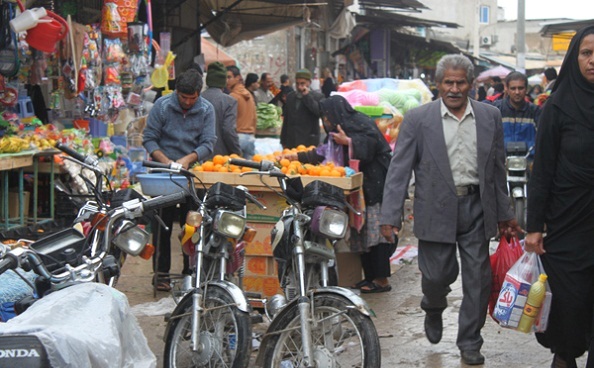 گزارش میرملاس نیوز از نابسامانی در بازار کوهدشت/تفاوت قیمت یک کالا در دو مغازه ی همجوار!