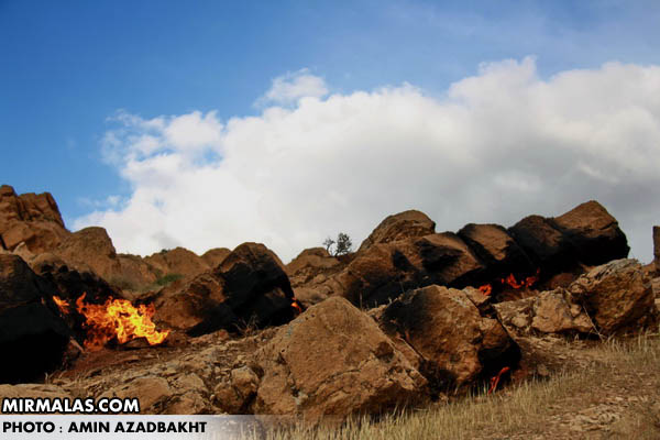 گزارش تصویری / صخره های آتشین در رومشکان