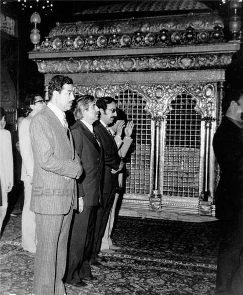 صدام در حرم امام رضا(ع)+ عکس
