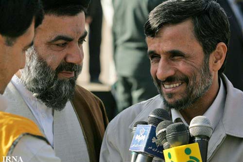 احمدی نژاد وارد خرم آباد شد