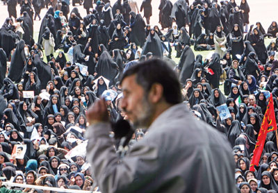 بررسی‌سخنان دیروزرییس‌جمهور/احمدی‌نژاد قصدرفتن ندارد