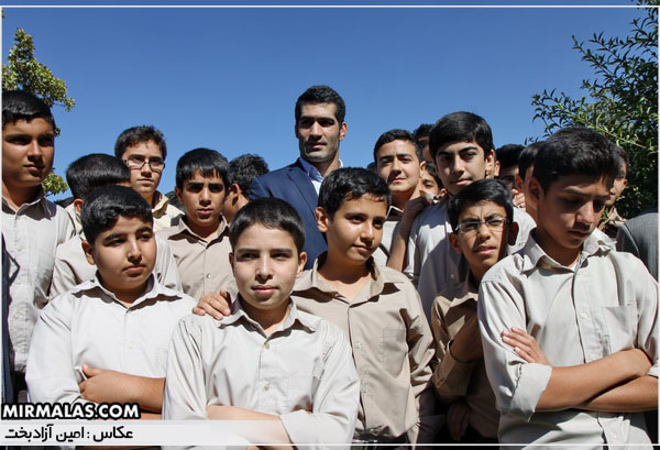 گزارش تصویری / استقبال کم رنگ از طالب نعمت پور “قهرمان کشتی جهان” در مرکز استان !