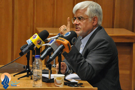 عارف : کروبی و موسوی را از بزرگان نظام می‌دانم!/ مخالف آمدن رئیس جمهورهای سابق هستم
