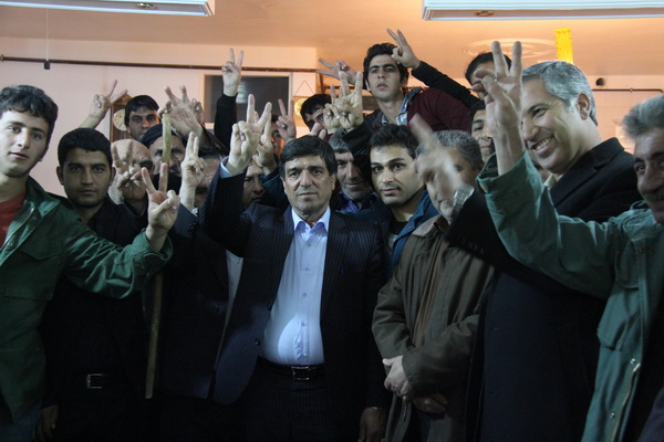 تصاویر جلسات هم اندیشی و استقبال مردم از محمد آزادبخت در سطح شهرستان کوهدشت