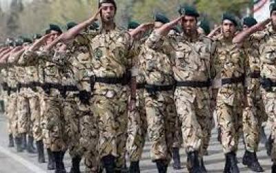 ارتش در دوران دفاع مقدس با تمام قوا در خدمت جمهوری اسلامی بود